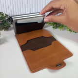 Tarjetero con protección RFID con broche de aluminio y cuero sintético PU