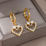 Aretes en forma de corazón de acero inoxidable