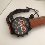 Reloj de hombre con pulseras