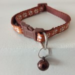 Collar de colores con campana para mascotas